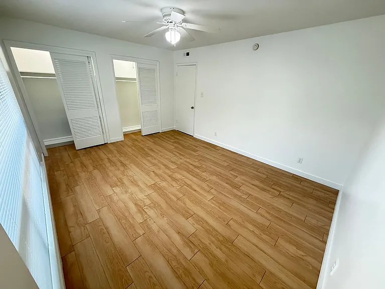 Lorrain Apartments — Photo 56