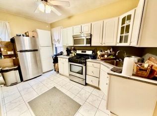 26 Charter St APT 3, Boston, MA 02113