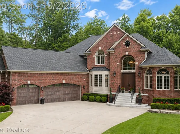 55630 Buckthorn Dr, Shelby Township, MI 48316