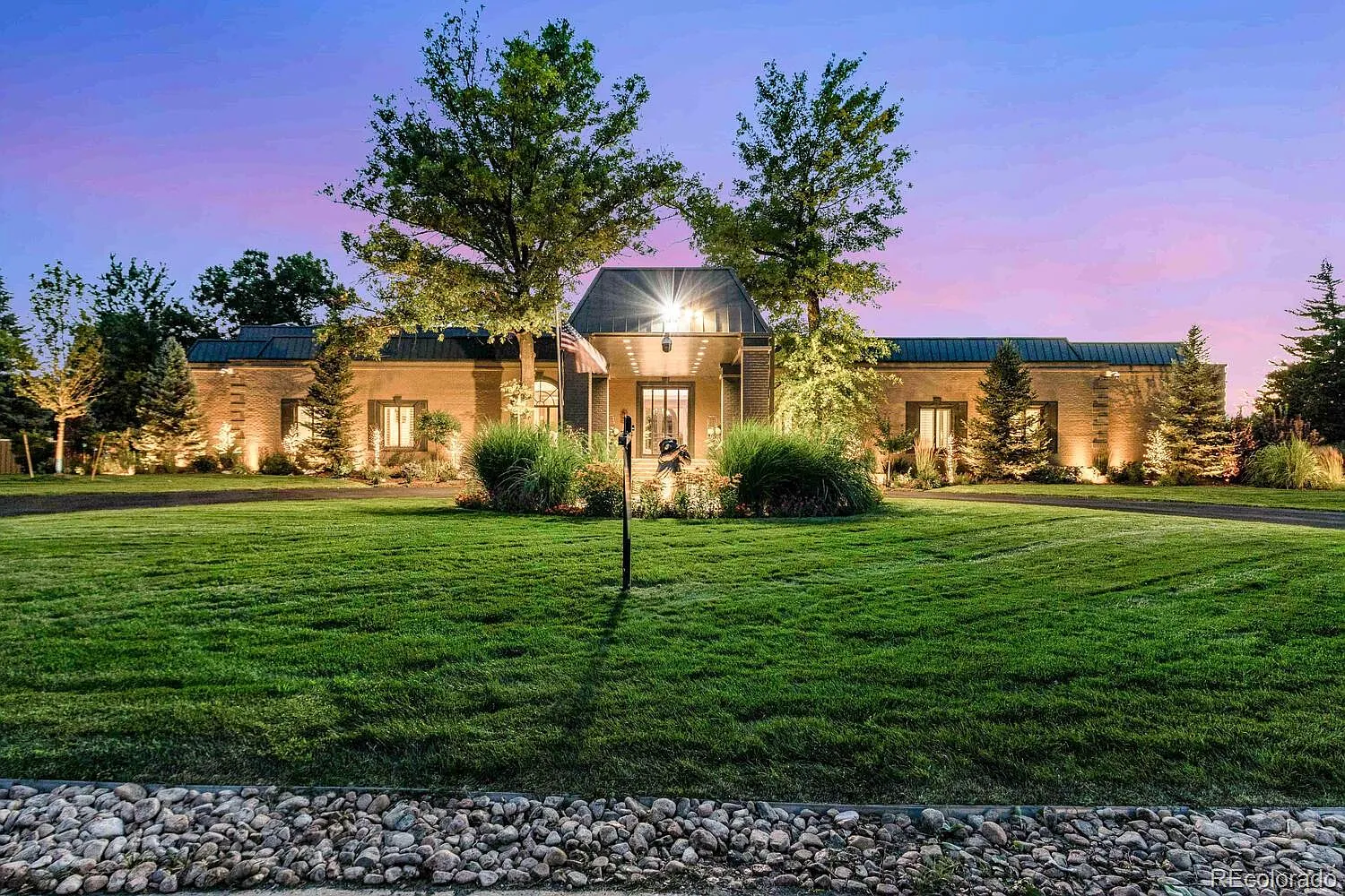 7 bed, 11.0 bath, 13193 sqft, $19,995 — Photo 1
