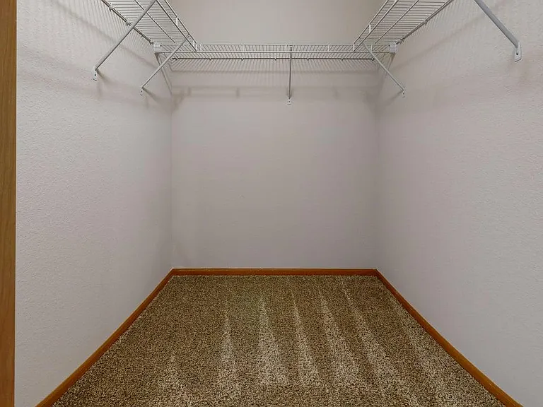 Fox Run Apartments — Photo 22