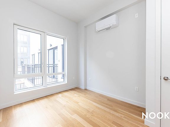 5th image of 45-57 Davis St #913