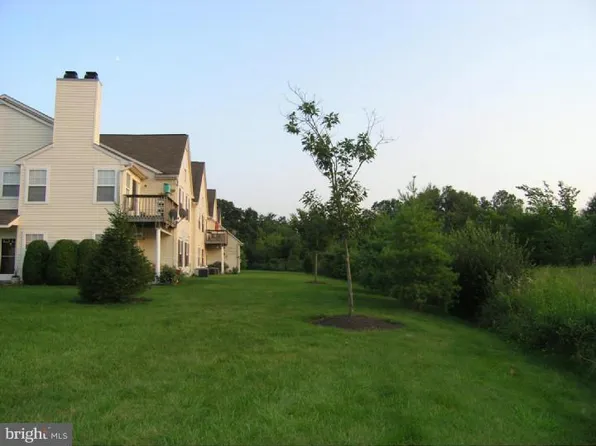 48 Wagon Wheel Rd, Quakertown, PA 18951