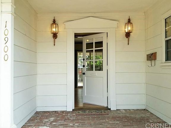 Welcoming front porch.