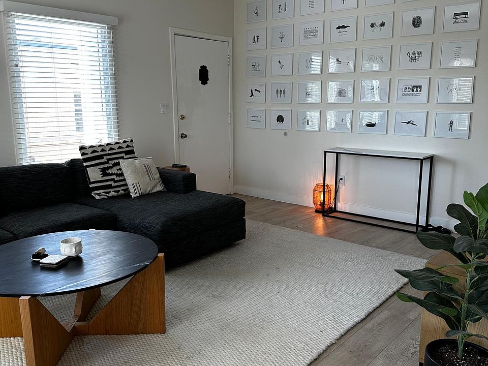 1st image of 833 N Citrus Ave #1/2