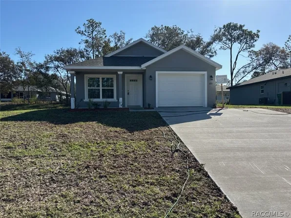 7215 N Radcliff Ave, Citrus Springs, FL 34434