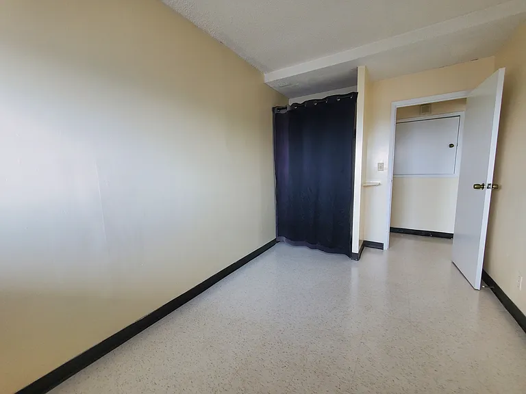 401 Princess St — Photo 9