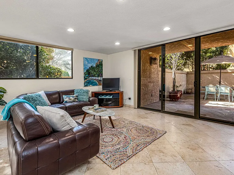 2420 Torrey Pines Rd #A104 — Photo 2