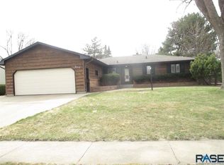 2517 W Costello Rd, Sioux Falls, SD 57105