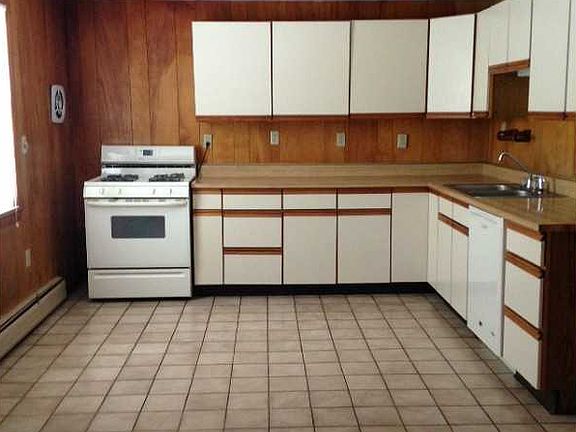 2nd image of 85 Birchwood Dr