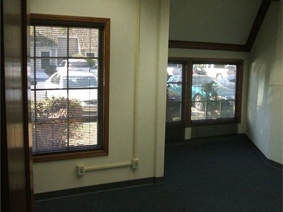 4th image of 4922 E Yale Ave