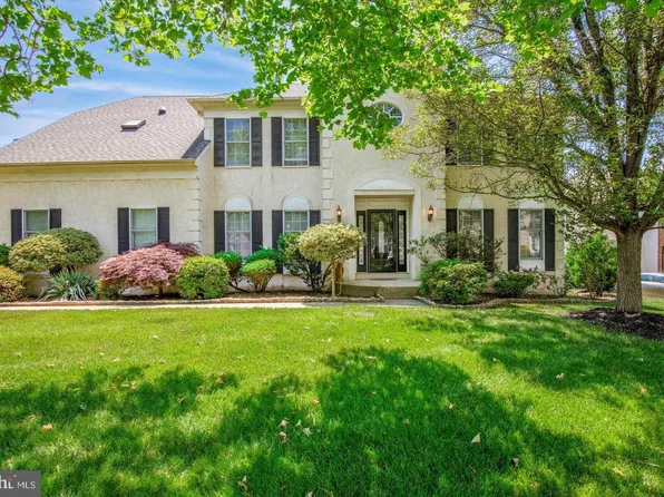 202 Cascades Ct, Blue Bell, PA 19422