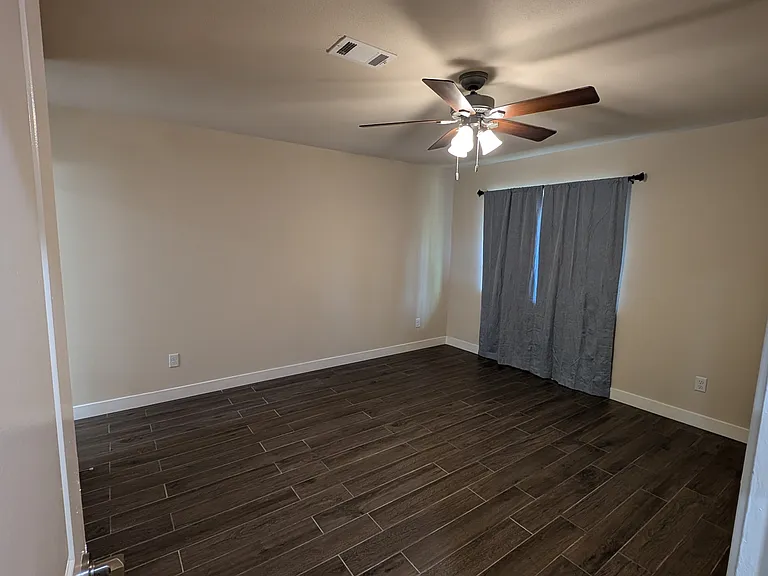 Comfortable Large Master with ensuite bath and walk-in closet