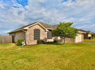 4229 Manhattan Dr, Moore, OK 73160