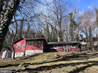 272 Cornelius Ave, Berkeley Springs, WV 25411