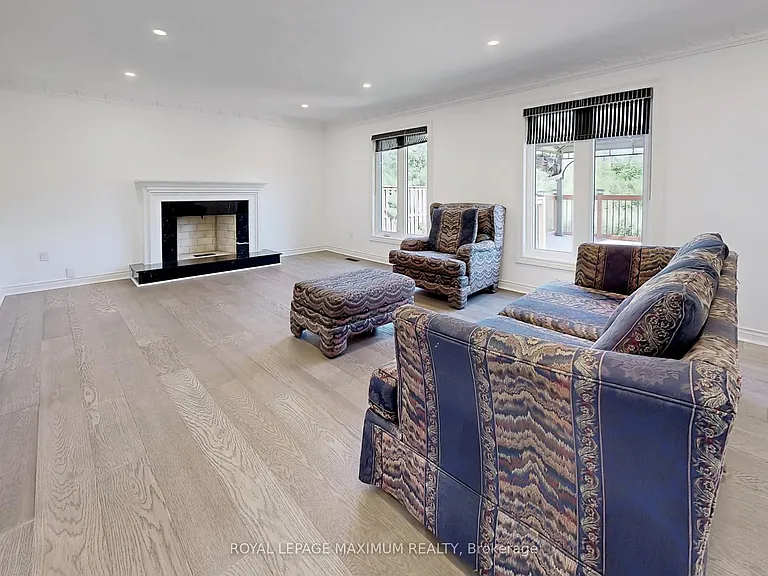 22A Waltham Cres — Photo 9