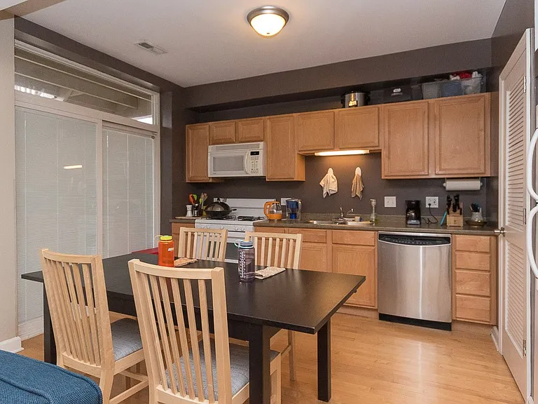 5210 N Sawyer Ave #2 — Photo 12