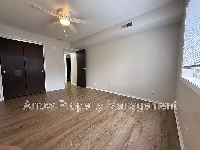 649 S 18th St #11 — Photo 10