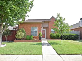 1302 SW 22nd St, Moore, OK 73170