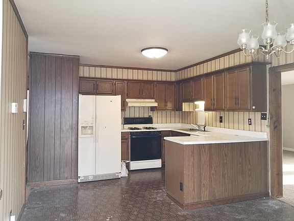 4th image of 8347 E 42nd Pl