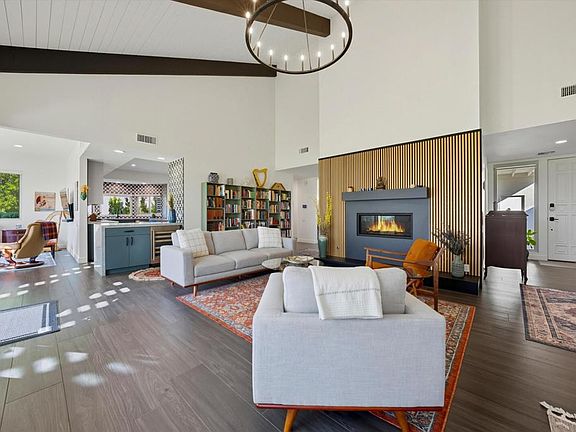 3rd image of 809 Inverness Dr