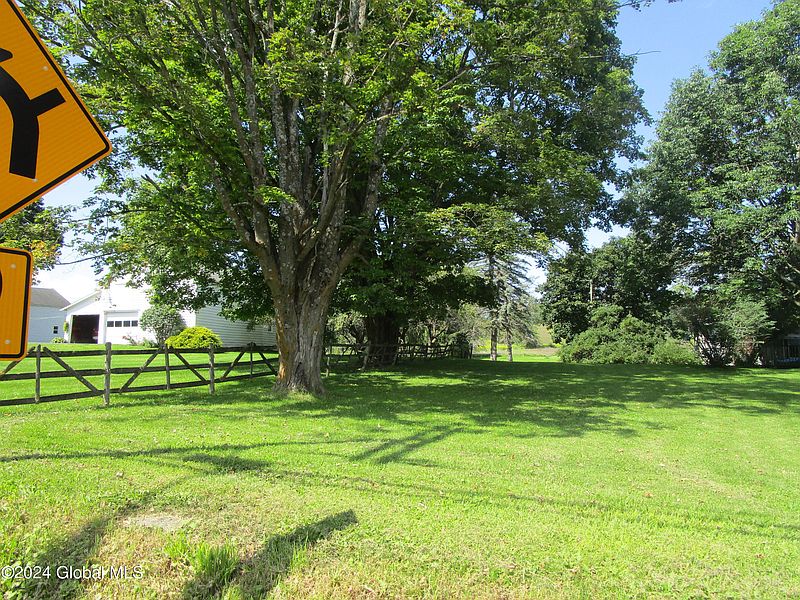 4th image of 121 Main Street