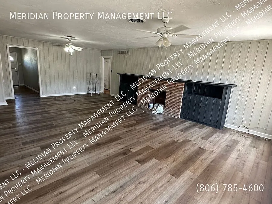 Spacious 4-Bedroom Home in Tech Terrace — Photo 3