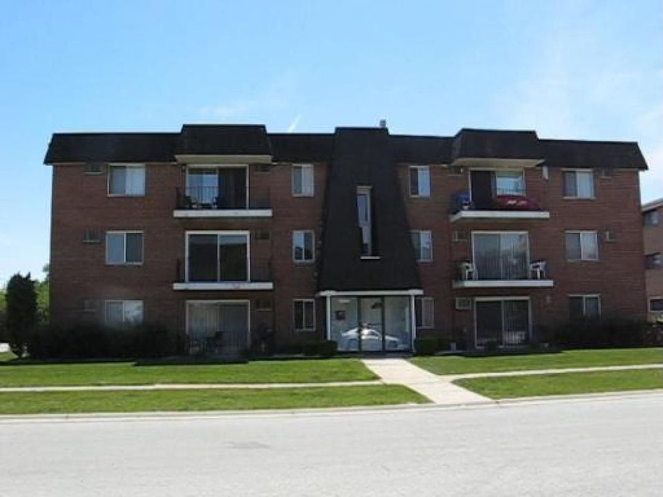 1st image of 12900 Crestbrook Ct APT 6