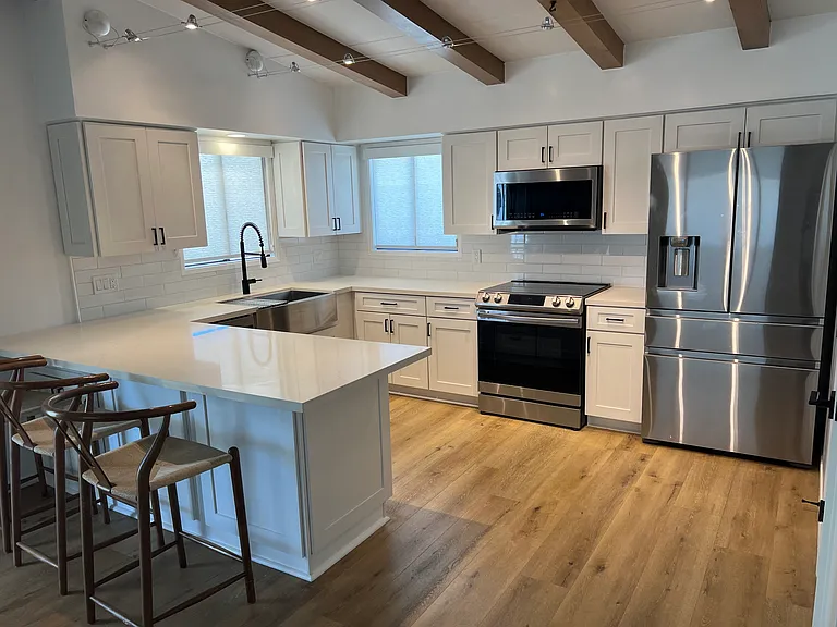 611 Ocean Ave #D — Photo 5