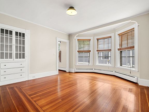 4th image of 319 Lafayette St #1