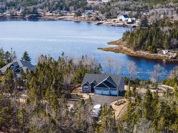 168 Hargrove Ln, Whites Lake, NS B3T 0H8