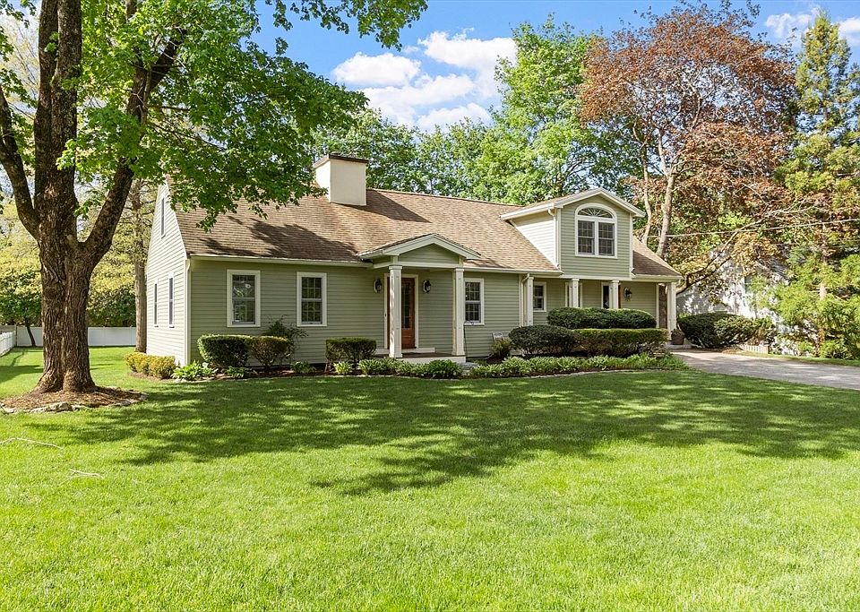 1st image of 93 Nashoba Rd