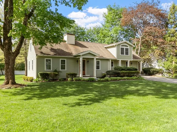 93 Nashoba Rd, Concord, MA 01742