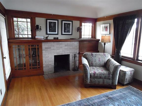 2nd image of 2208 B St