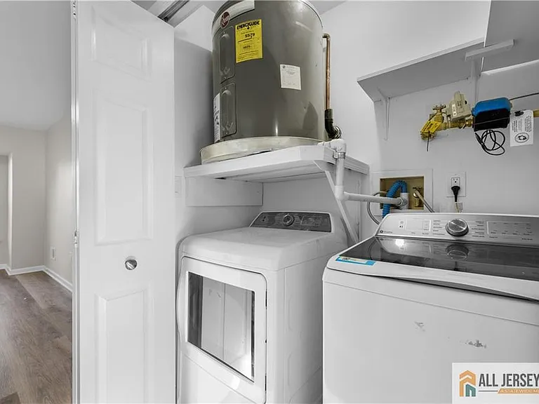 13 Canterbury Dr #13E — Photo 21