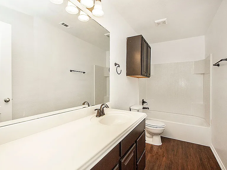 917 Swan Ridge Dr — Photo 13