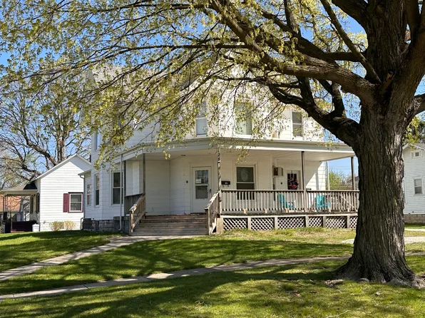 128 W Hickory St, Watseka, IL 60970