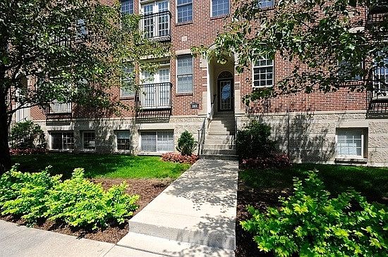 3rd image of 211 N New Jersey St APT C