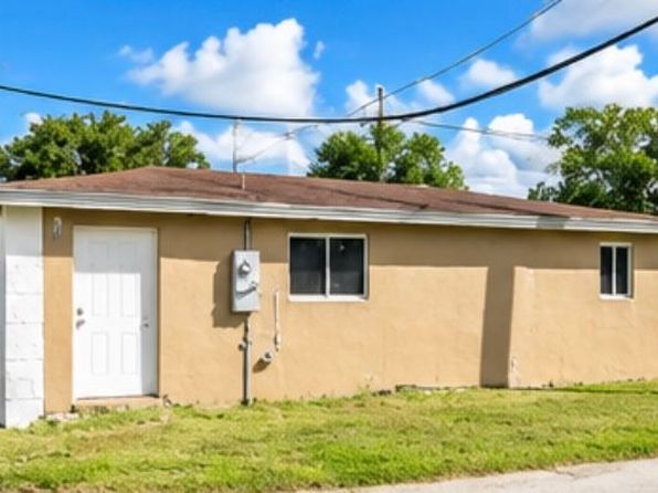 445 SW 6th Ct