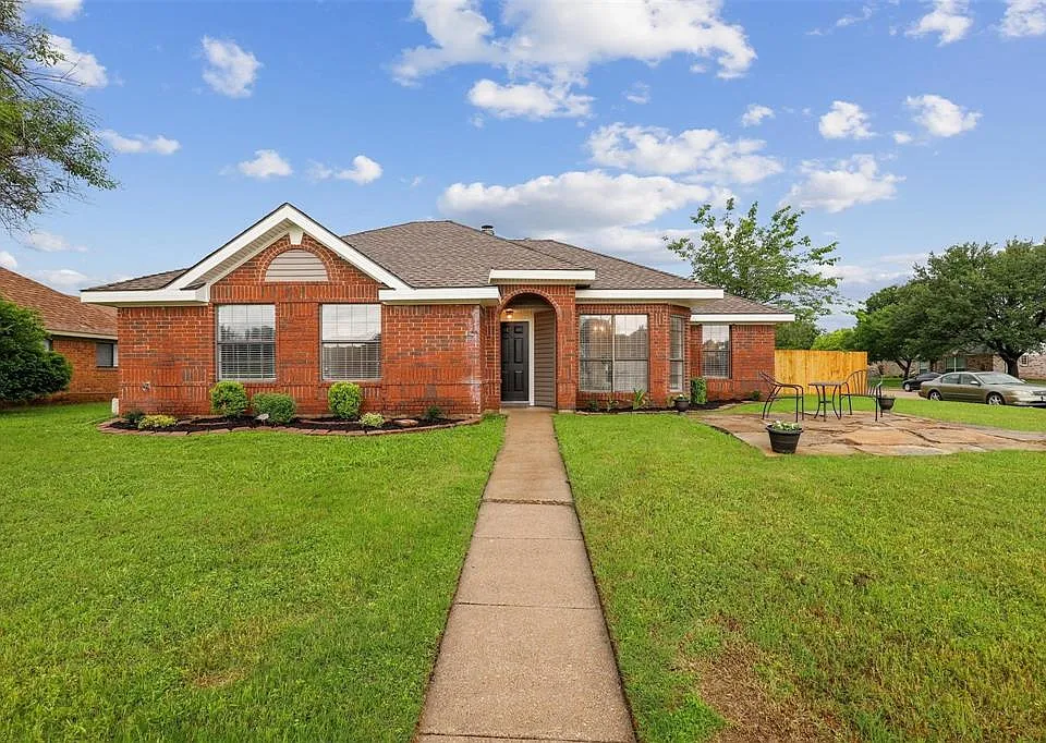 400 Azalea Dr