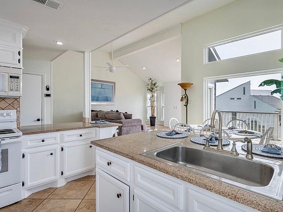 2nd image of 17629 Termini San Luis Pass Rd