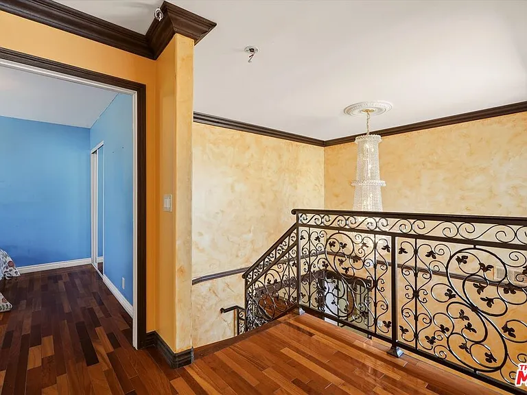 4131 Mantova Dr — Photo 41