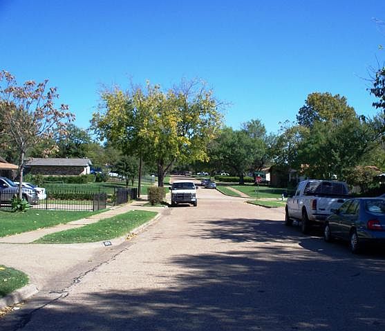 2nd image of 4621 Baystone Dr