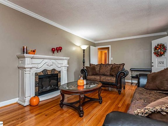 4th image of 328 Earl Dr