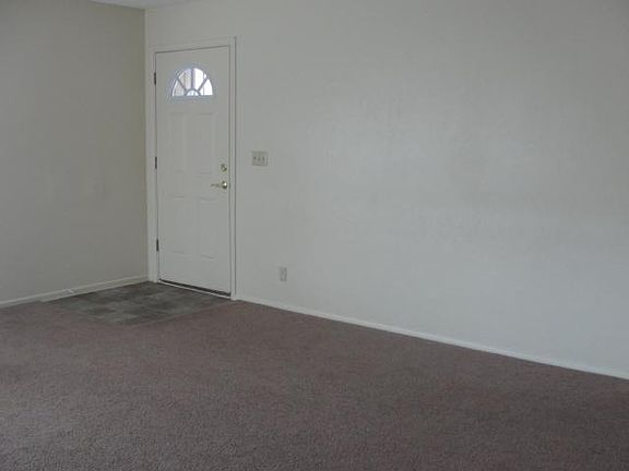 4th image of 4238 Larkwood Ave
