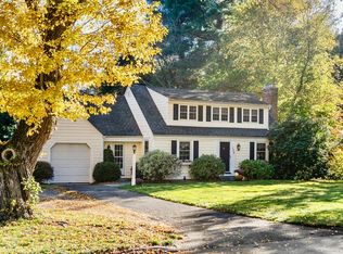 124 Ridgewood Rd, Glastonbury, CT 06033