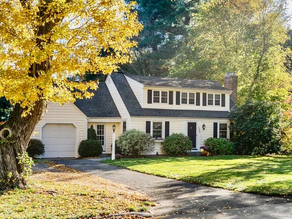 124 Ridgewood Road, Glastonbury, CT 06033