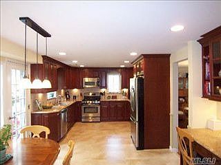 5th image of 17 Sussex Ln