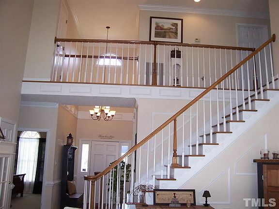 5th image of 82 Brookwood Dr