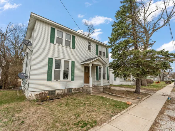 200 8th St SE, Demotte, IN 46310